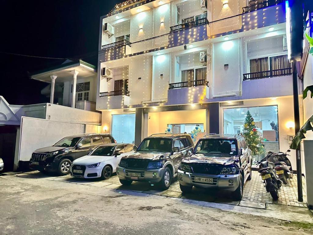 Lucky Transit Hotel - Katunayake Airport מראה חיצוני תמונה