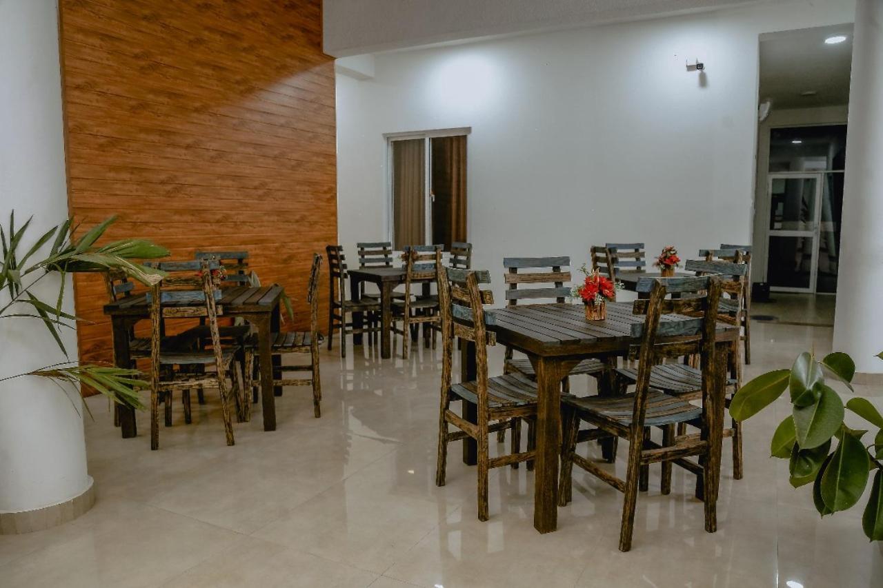 Lucky Transit Hotel - Katunayake Airport מראה חיצוני תמונה