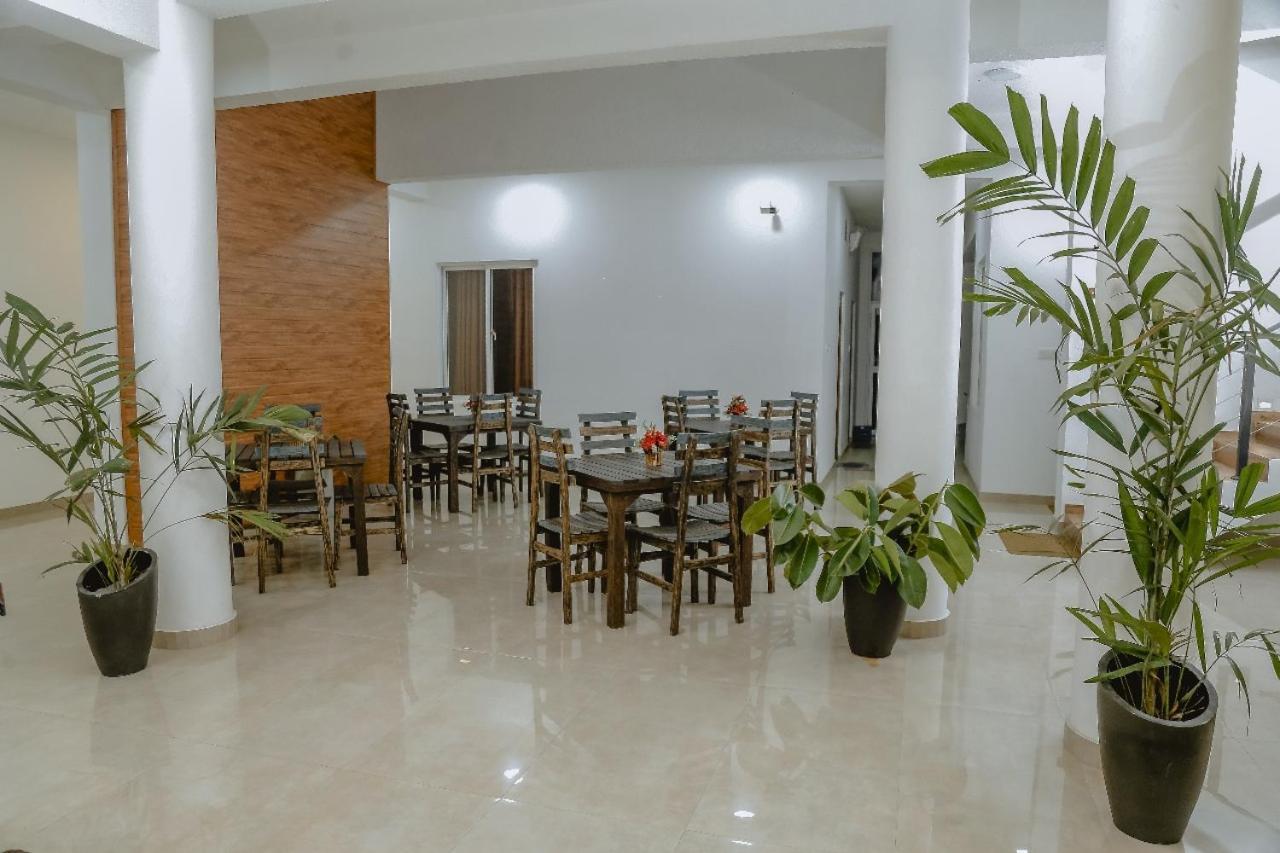 Lucky Transit Hotel - Katunayake Airport מראה חיצוני תמונה