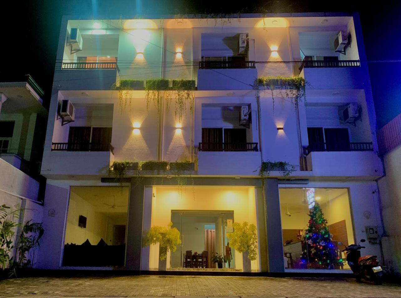 Lucky Transit Hotel - Katunayake Airport מראה חיצוני תמונה